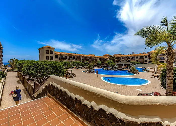 Atlantic 3 One Bedroom, Sea Front, In Complex With Pool Apartment