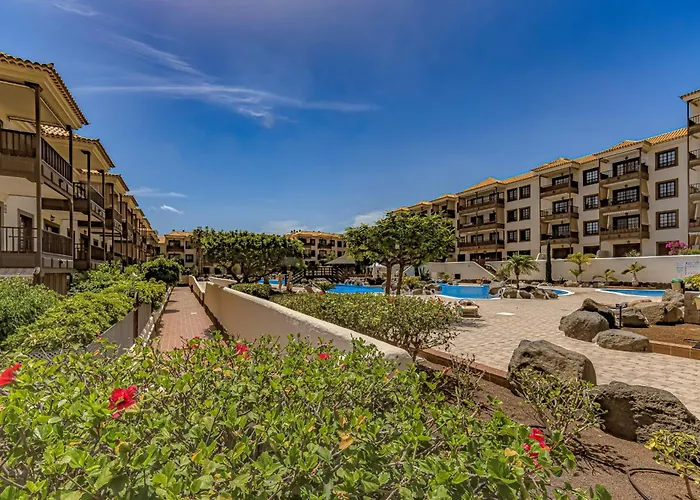 Atlantic 3 One Bedroom, Sea Front, In Complex With Pool Apartment *