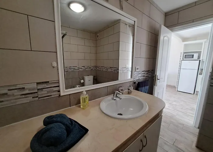 Atlantic 3 One Bedroom, Sea Front, In Complex With Pool