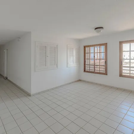 Atlantic 3 One Bedroom, Sea Front, In Complex With Pool