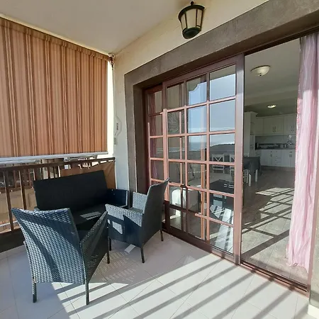 Atlantis 3 One Bedroom, Sea Front, In Complex With Pool *