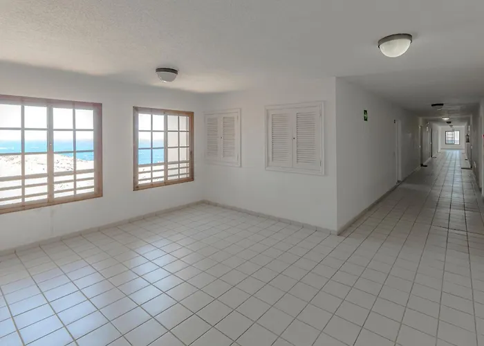 Atlantic 3 One Bedroom, Sea Front, In Complex With Pool